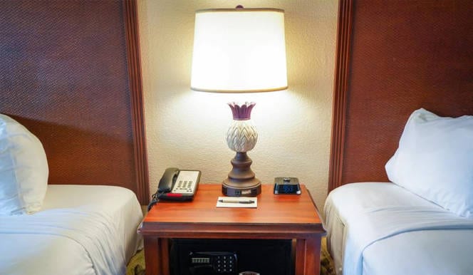 Rosen Inn at Point Orlando - Deluxe Double Room with Two Double Beds Detail